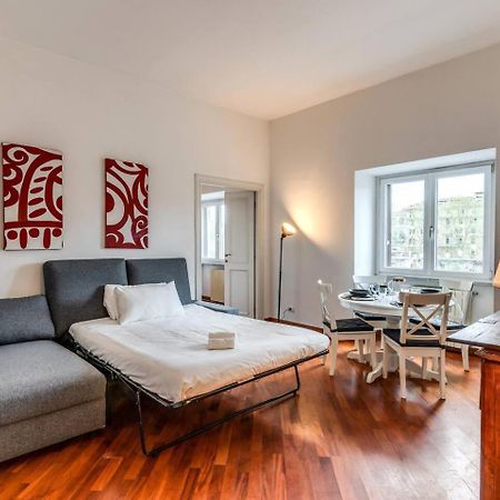 Splendid Flat On The Tiber River Róma Kültér fotó