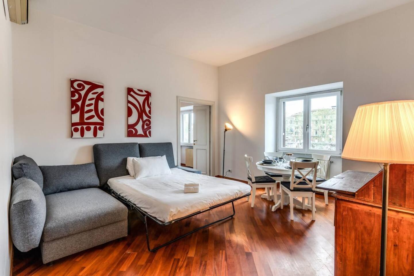 Splendid Flat On The Tiber River Róma Kültér fotó
