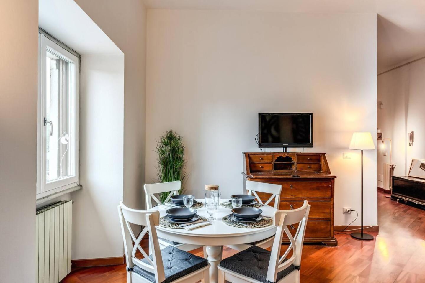 Splendid Flat On The Tiber River Róma Kültér fotó