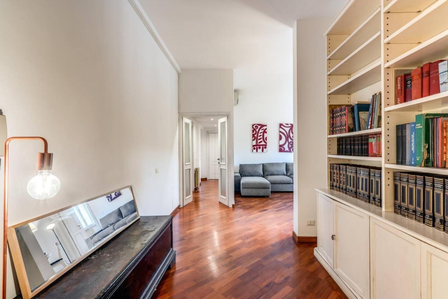 Splendid Flat On The Tiber River Róma Kültér fotó